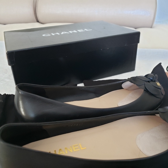 Chanel Camellia flats, size 38.5, black - Picture 13 of 14